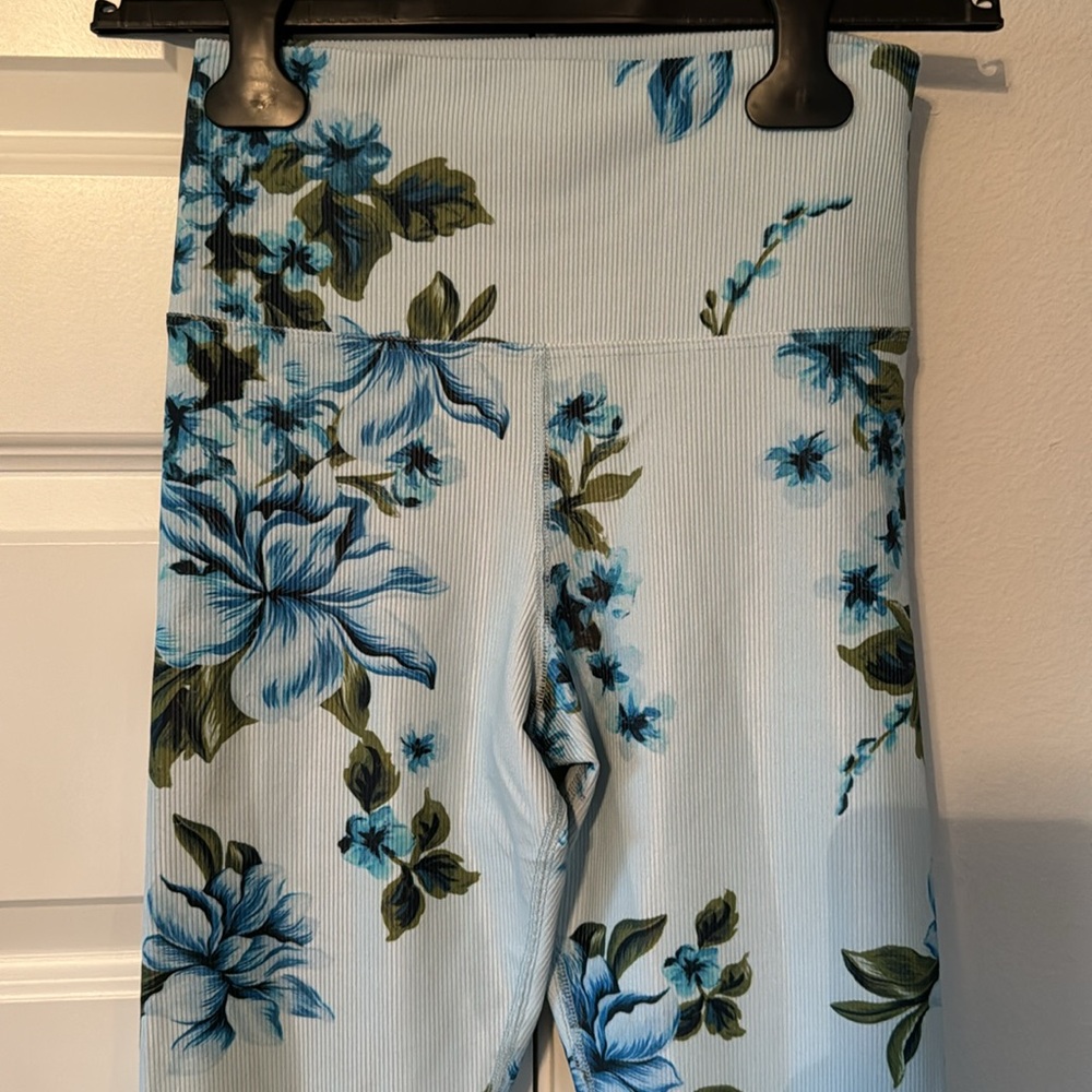 Beach Riot Spot Leggings - Picture 2 of 4